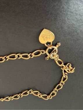 Y2K vintage Juicy Couture Gold Link Chain necklace with Heart Charm